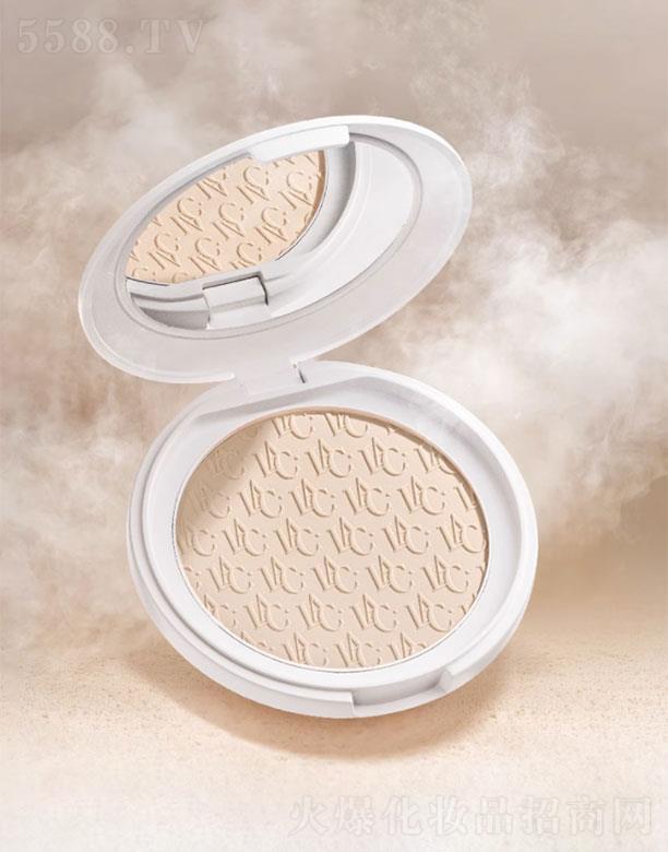 �ɶ���ɫ�Q(m��o)�����޹�˾����ɫѩ�q���pӯ���F���