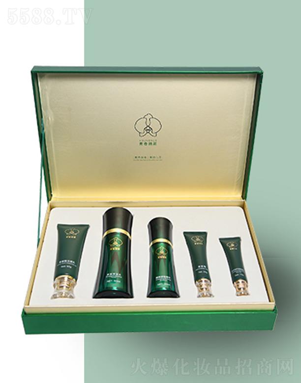 �ഺ�{˹��ɫ�M(m��n)�@�`��ϵ��