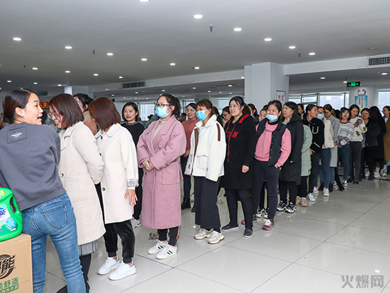 ��(��i)����Ů��(ji��)���𱬾W(w��ng)�ɰl(f��)Ů�񌣌ٶY��