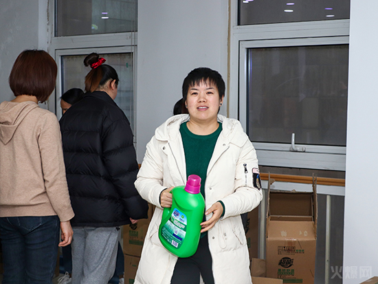 ��(��i)����Ů��(ji��)���𱬾W(w��ng)�ɰl(f��)Ů�񌣌ٶY��