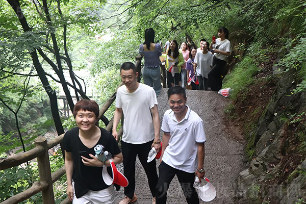 ���˿s�������H��ȫ���Ը�