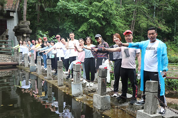 ɽˮ�f�������к��\