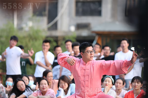 ���мtɫ�������W(xu��)��(x��)���W(xu��)��(j��ng)�䣬�𱬾W(w��ng)2021�Ͼ�ɽ֮����