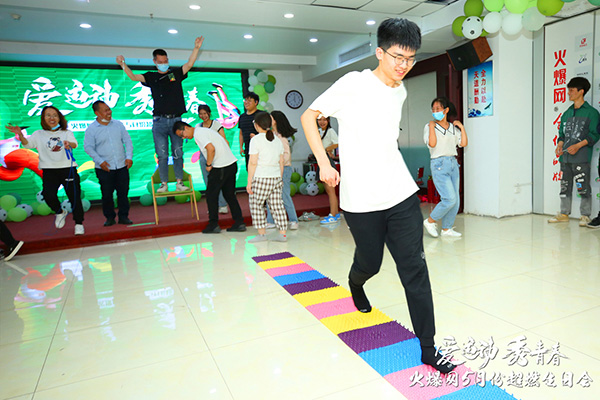 �\�ӽ≺����ӵ������𱬾W(w��ng)�����\�� ���ഺ��5���\�����Օ��A�M�e�k