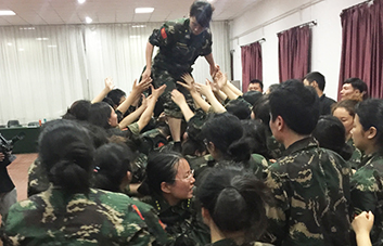 �Θ�ƥ�R�y��Խ�����˱��F(tu��n)���L����