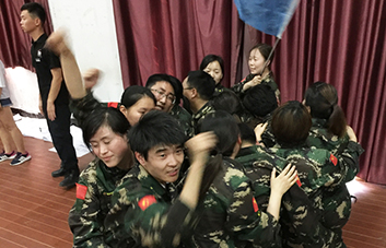 ��(m��ng)����׷�����������(g��)�w��F(tu��n)�(du��)����(qi��ng)����