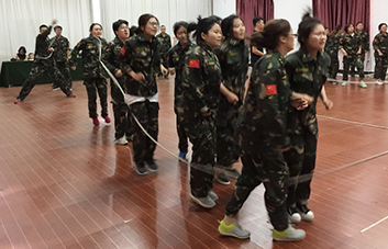 �����X�����Ʊ��O�ޣ��@һ·�҂��A��Ư����