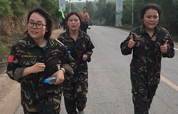 ���˲����������ŗ�������ֱǰ��